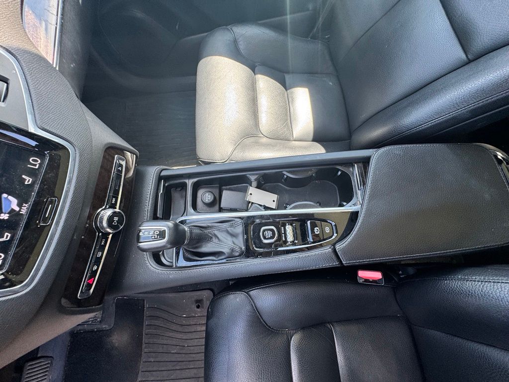Thumbnail: 2019 Volvo XC90 - 8