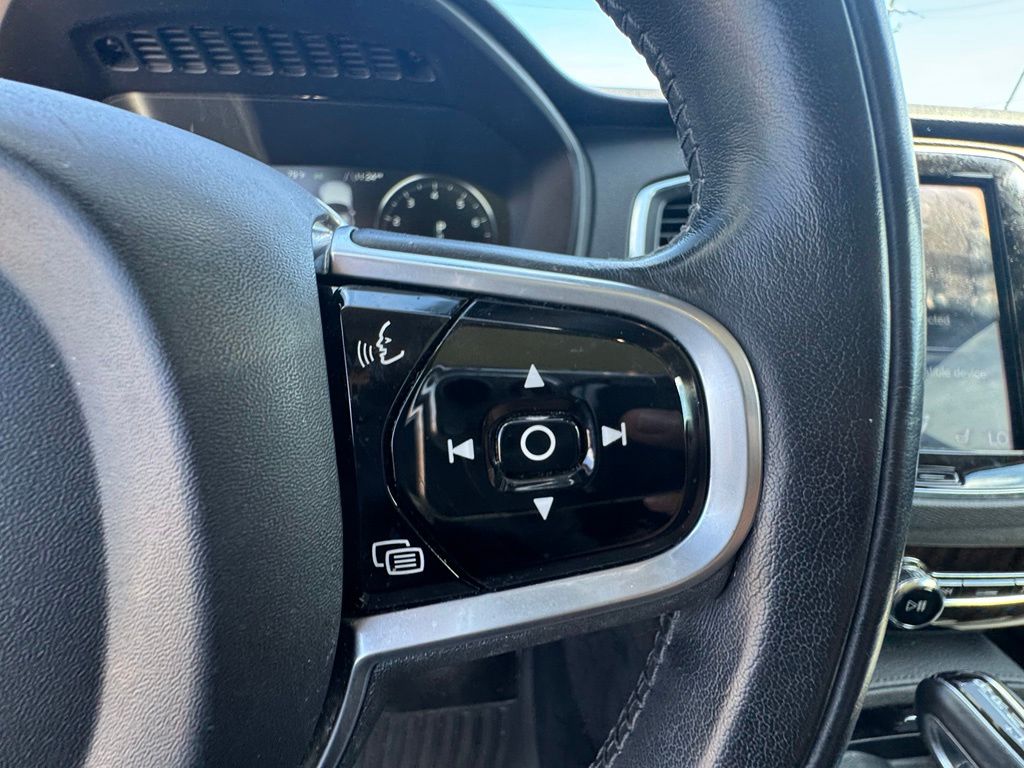 Thumbnail: 2019 Volvo XC90 - 23