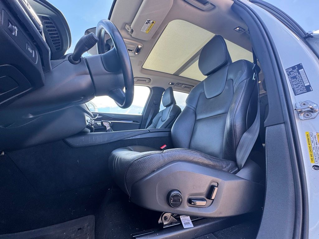 Thumbnail: 2019 Volvo XC90 - 9