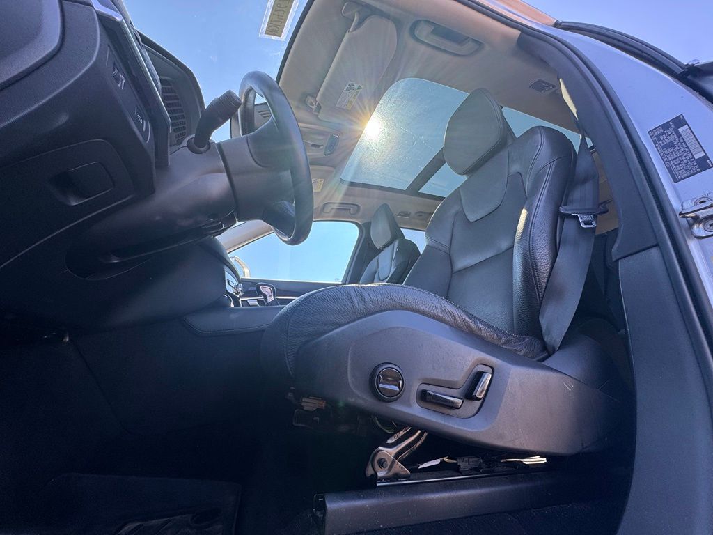 Thumbnail: 2019 Volvo XC90 - 21