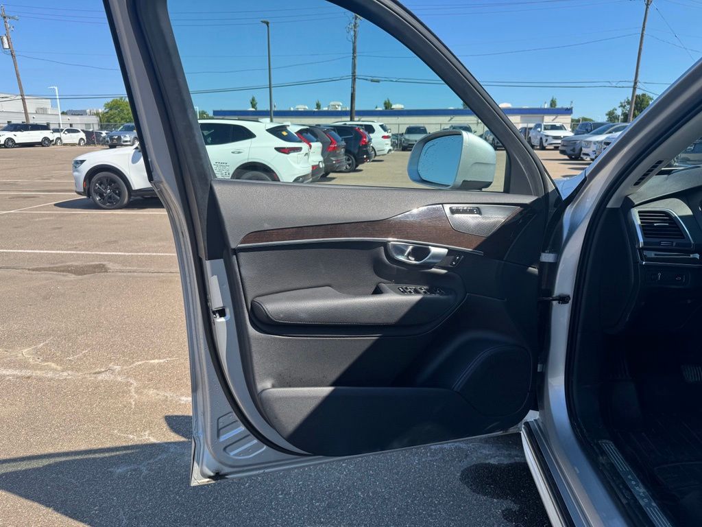 Thumbnail: 2019 Volvo XC90 - 20