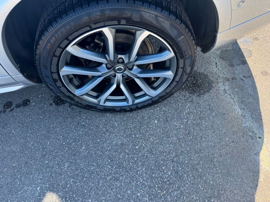 Thumbnail: 2019 Volvo XC90 - 16