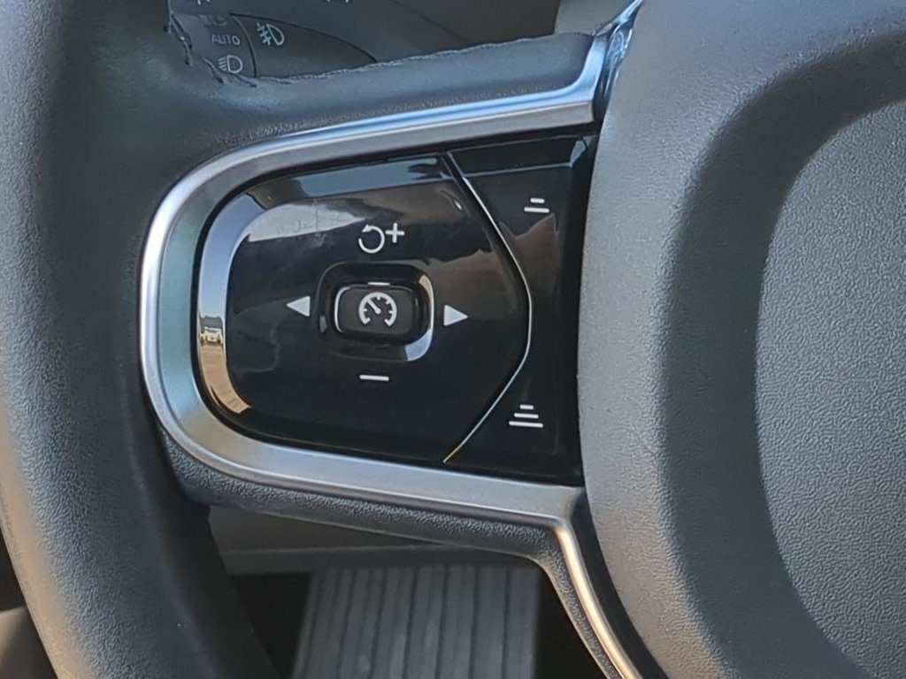 Thumbnail: 2016 Volvo XC90 - 26