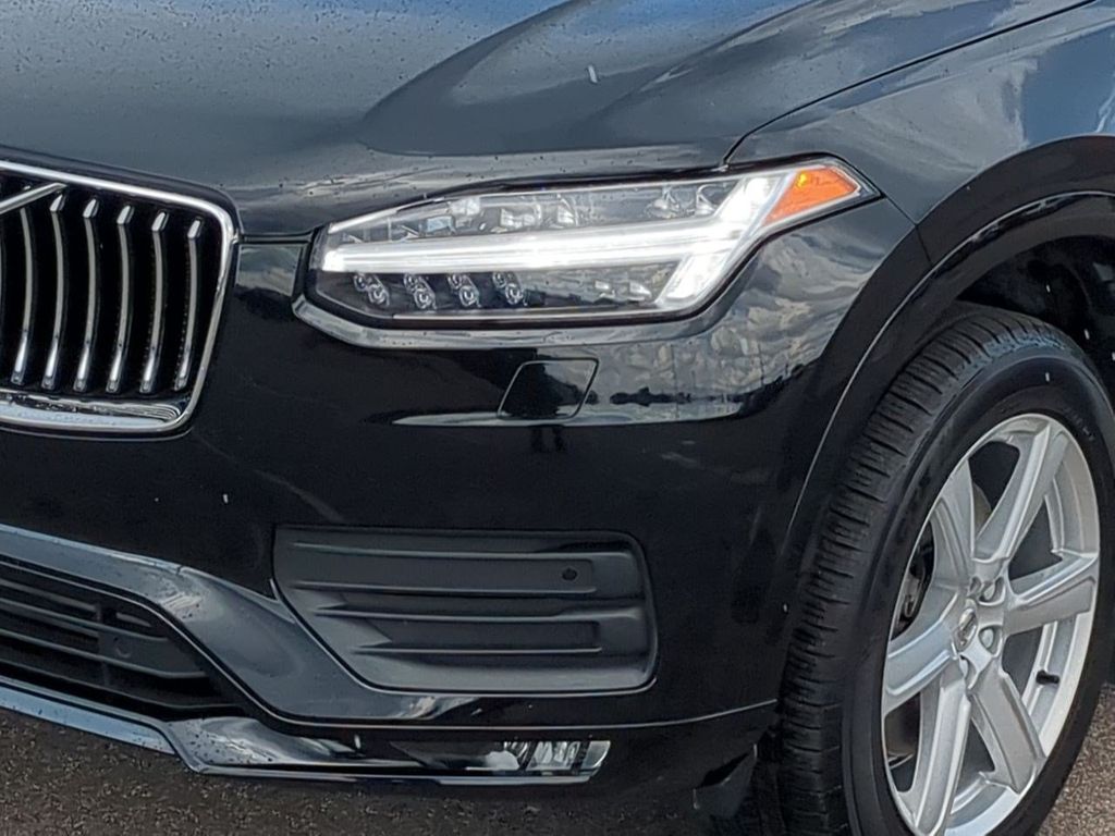 Thumbnail: 2022 Volvo XC90 - 21