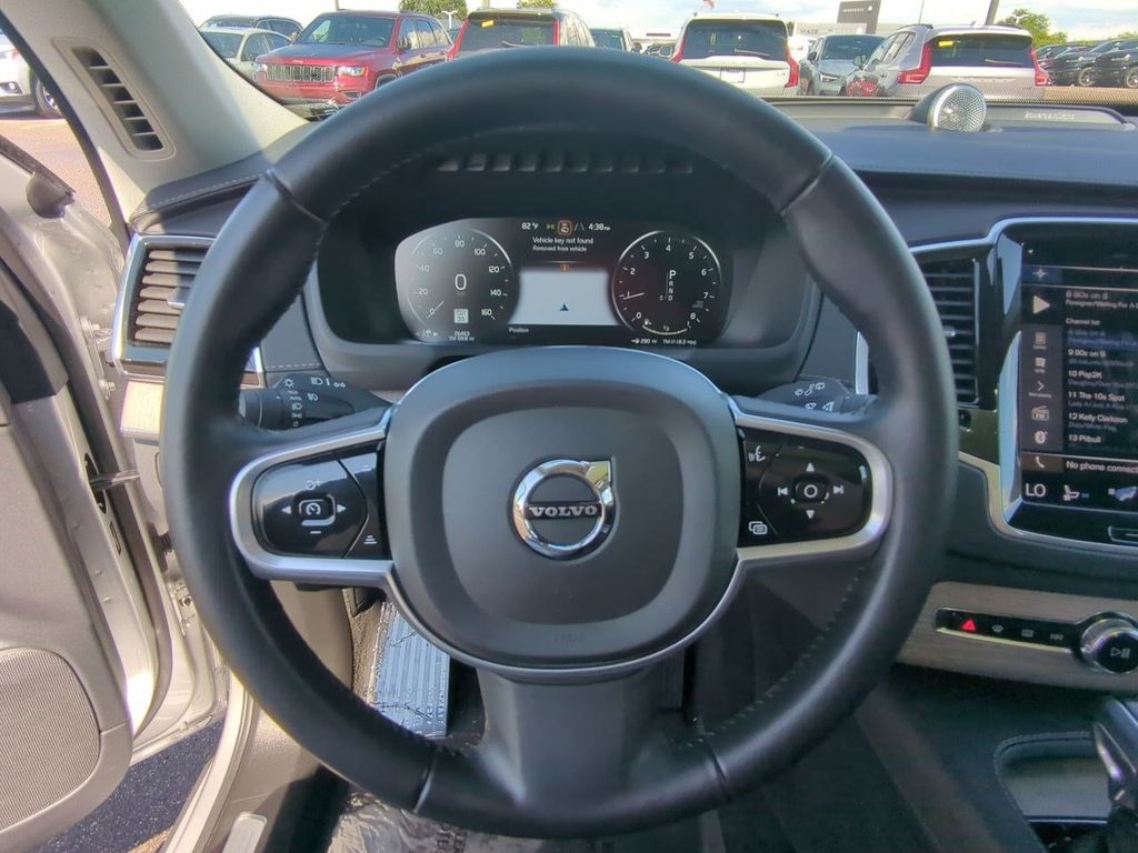 Thumbnail: 2022 Volvo XC90 - 13
