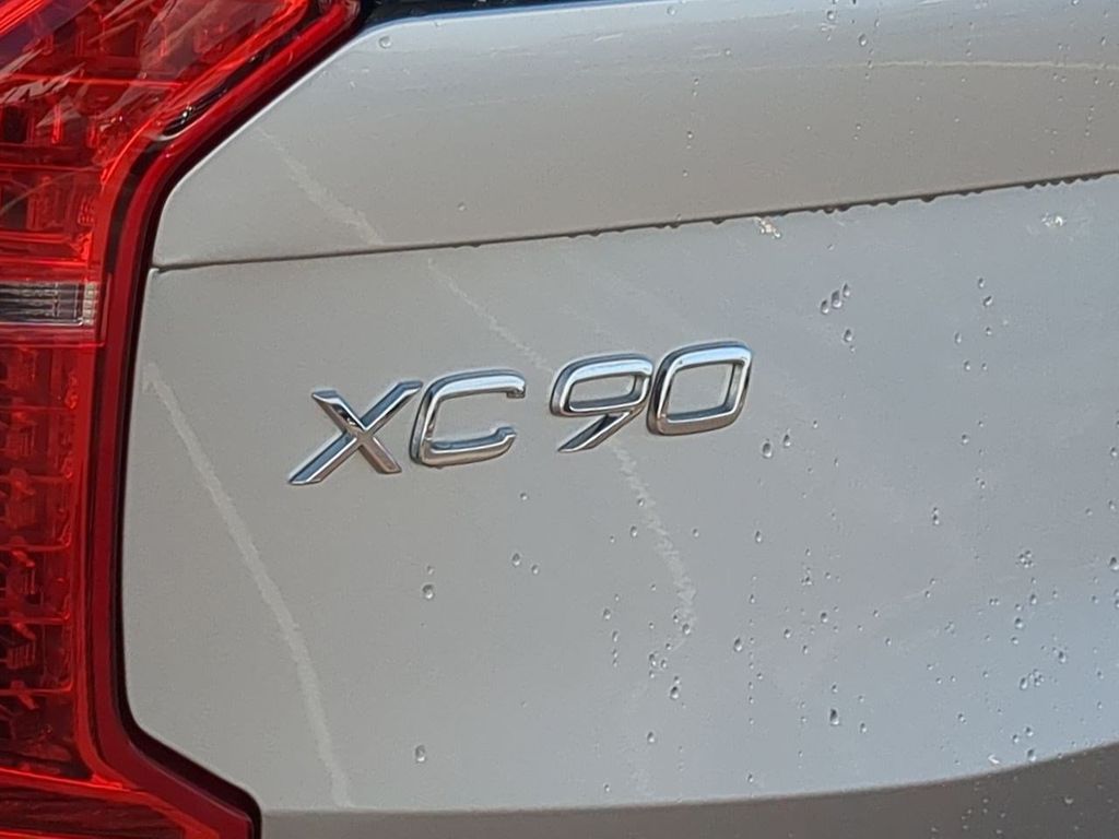 Thumbnail: 2022 Volvo XC90 - 22