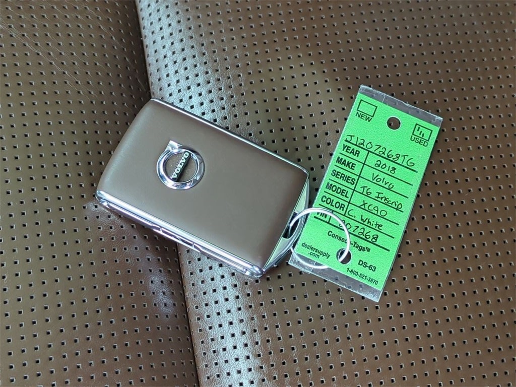 Thumbnail: 2018 Volvo XC90 - 17