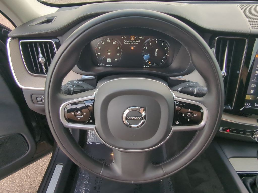 Thumbnail: 2020 Volvo XC60 - 13