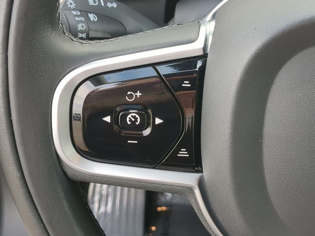 Thumbnail: 2020 Volvo XC60 - 27