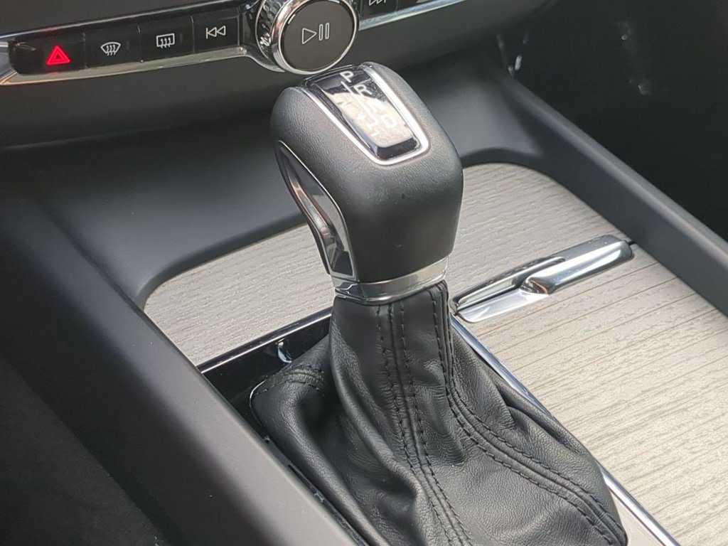 Thumbnail: 2020 Volvo XC60 - 15