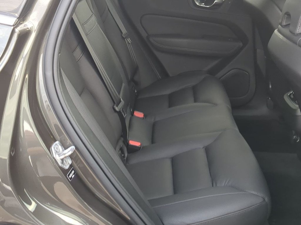 Thumbnail: 2020 Volvo XC60 - 26