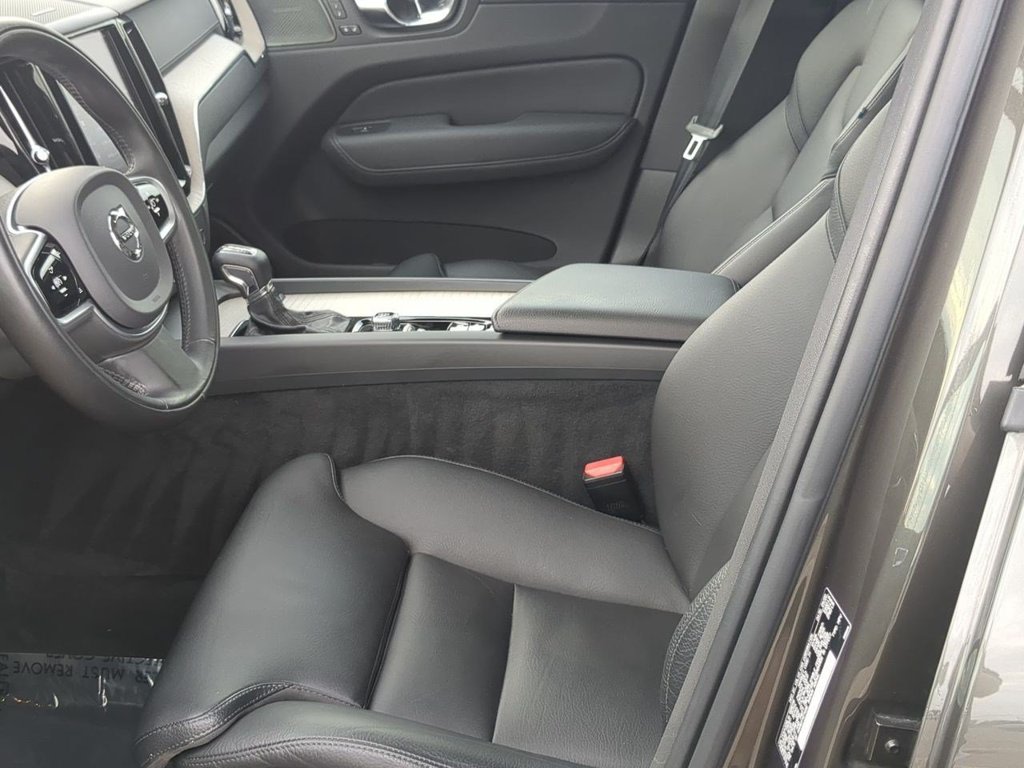 Thumbnail: 2020 Volvo XC60 - 10