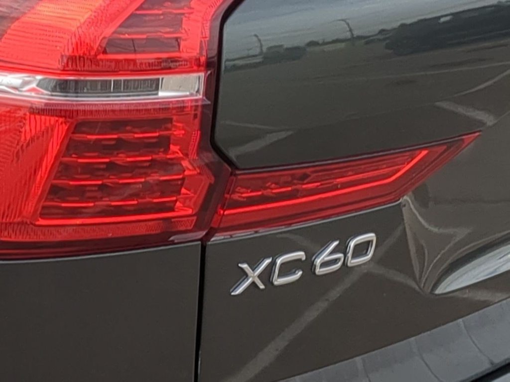 Thumbnail: 2020 Volvo XC60 - 23