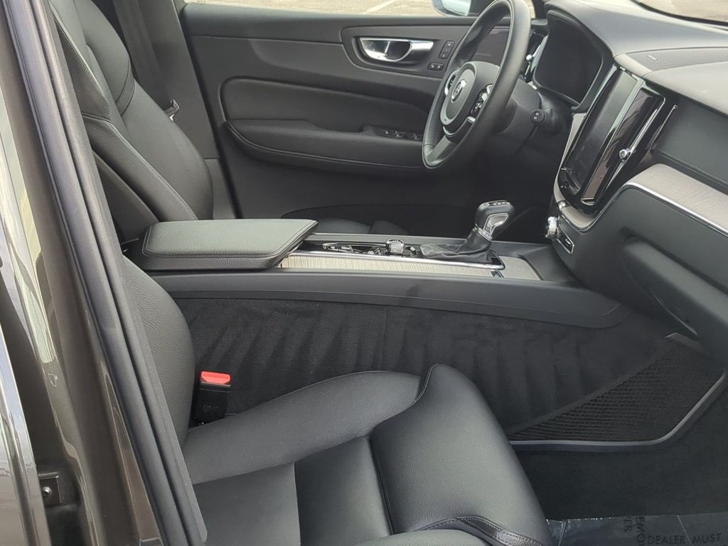 Thumbnail: 2020 Volvo XC60 - 11