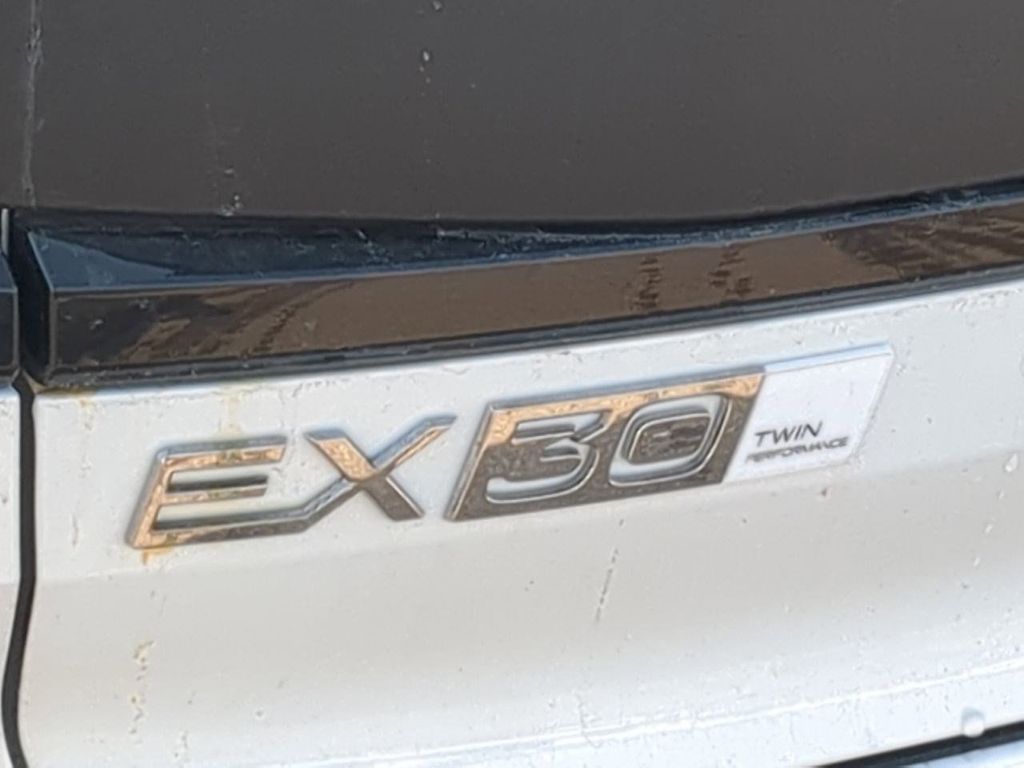 Thumbnail: 2026 Volvo EX30 - 21