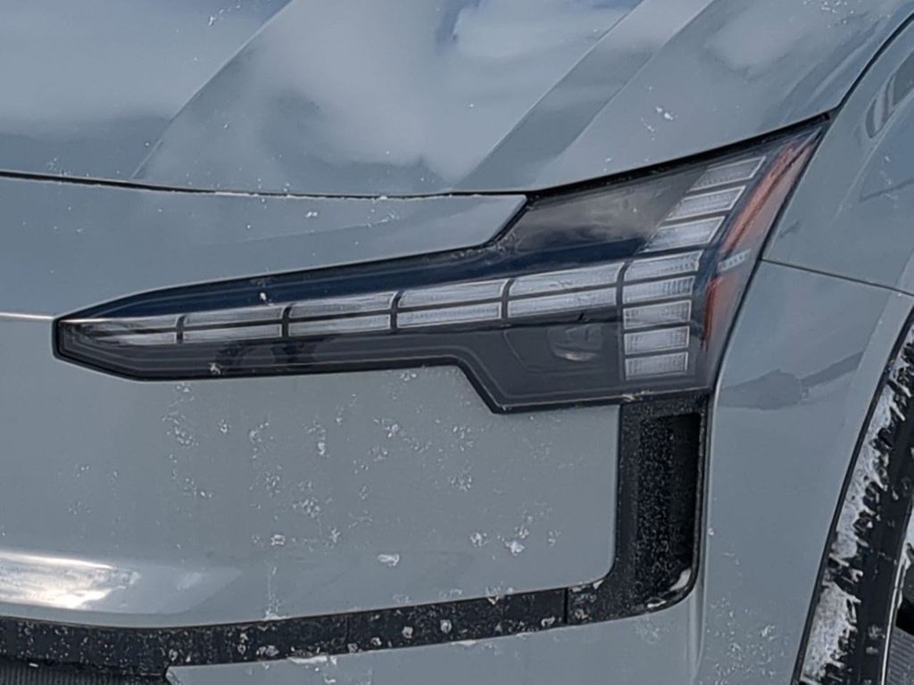 Thumbnail: 2026 Volvo EX30 - 21