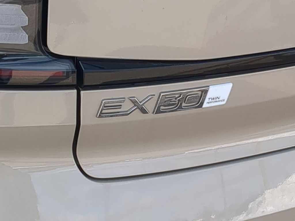 Thumbnail: 2026 Volvo EX30 - 22