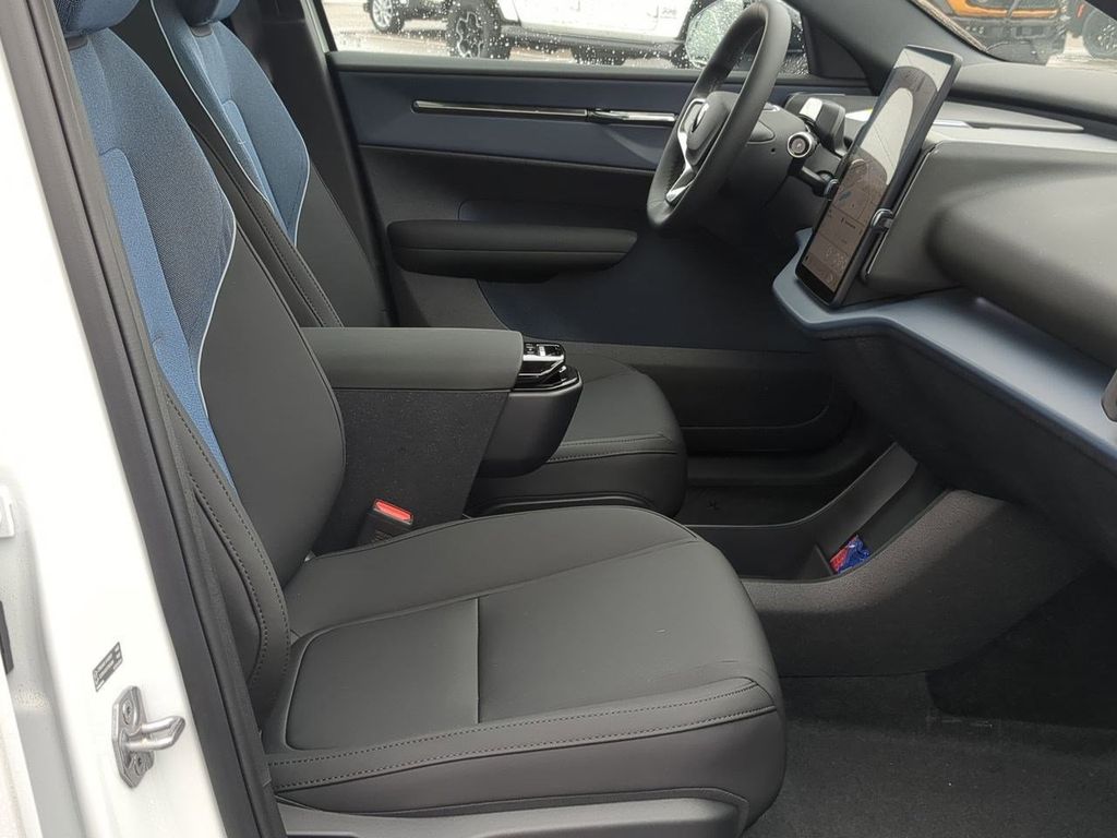 Thumbnail: 2026 Volvo EX30 - 10