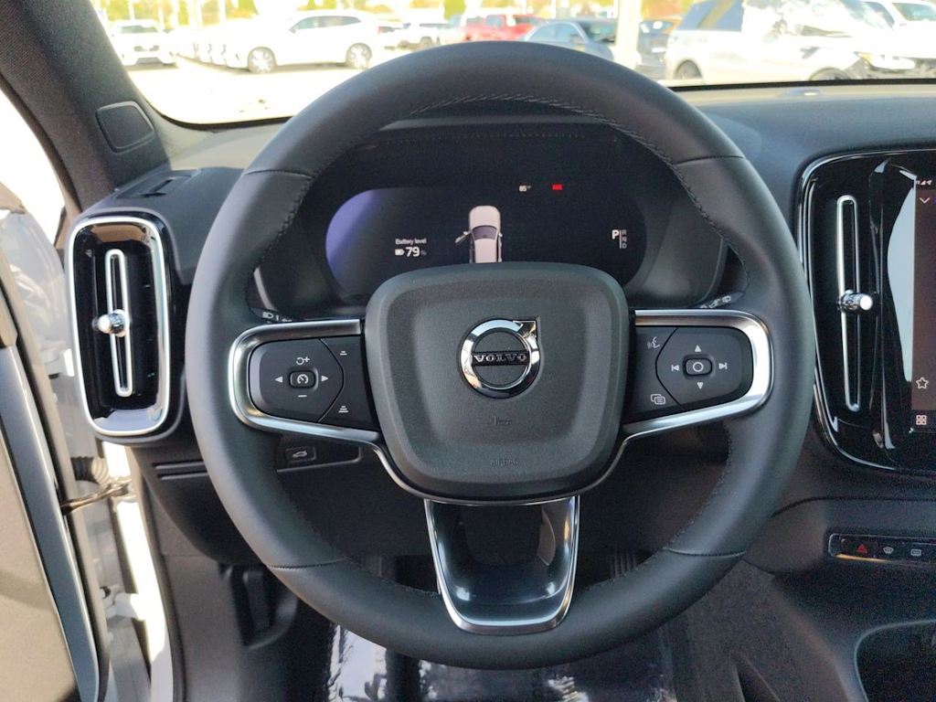 2024 Volvo XC40 Recharge Core 13