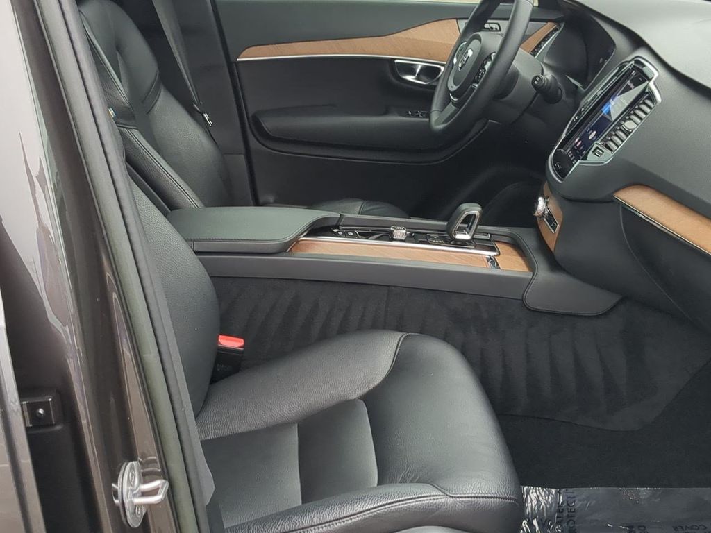 Thumbnail: 2023 Volvo XC90 - 11