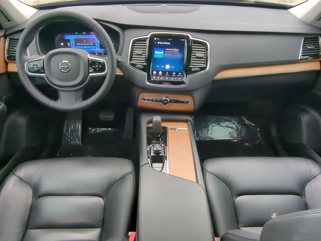 Thumbnail: 2023 Volvo XC90 - 9