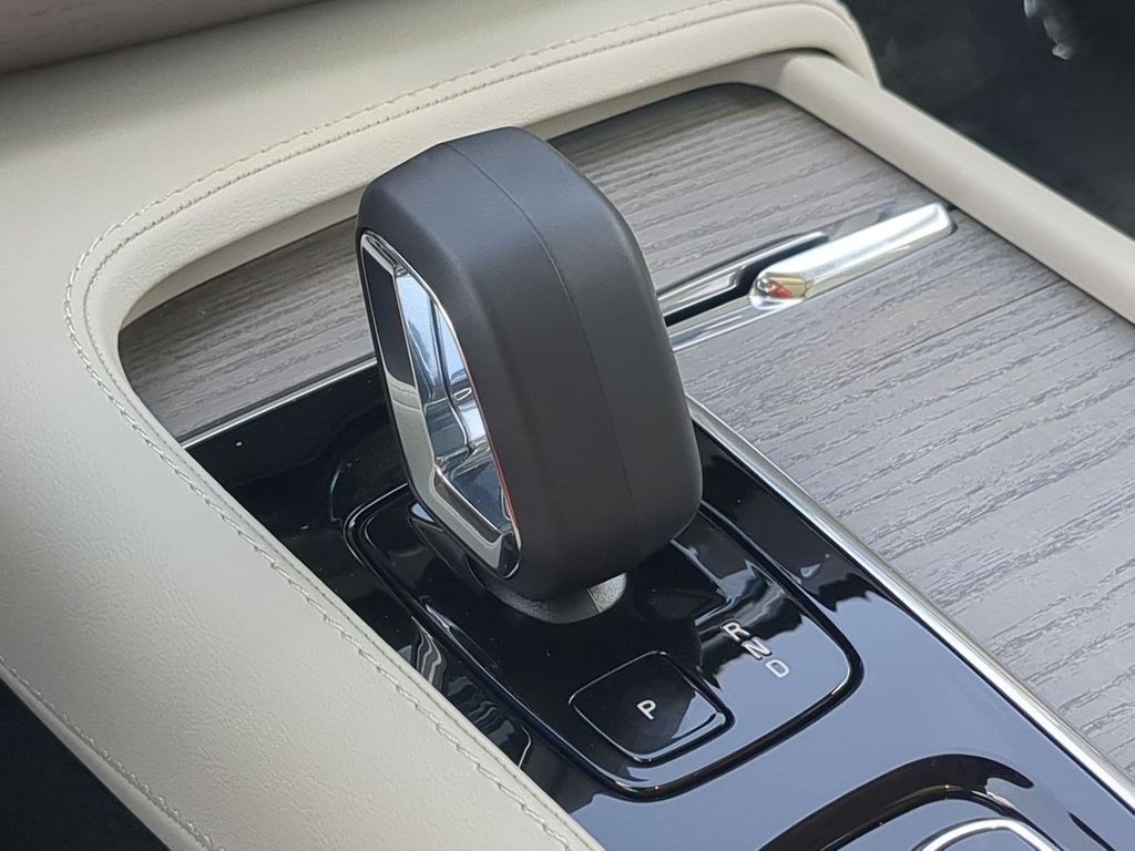 Thumbnail: 2024 Volvo XC90 - 15