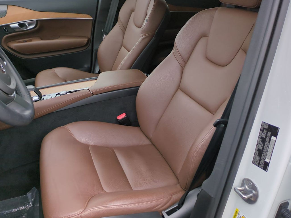 2024 Volvo XC90 T8 Plus 11