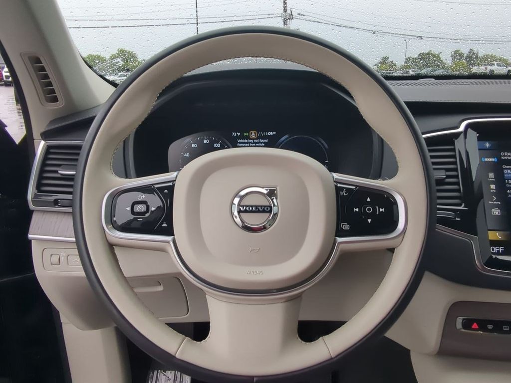 Thumbnail: 2022 Volvo XC90 - 13