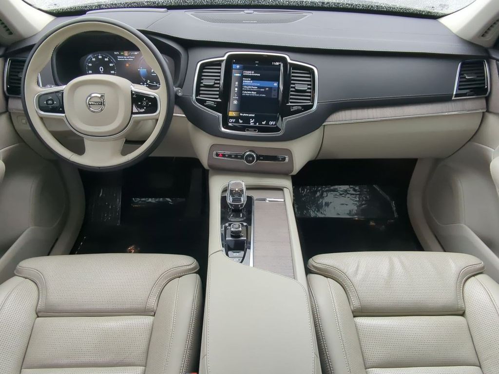 Thumbnail: 2022 Volvo XC90 - 9