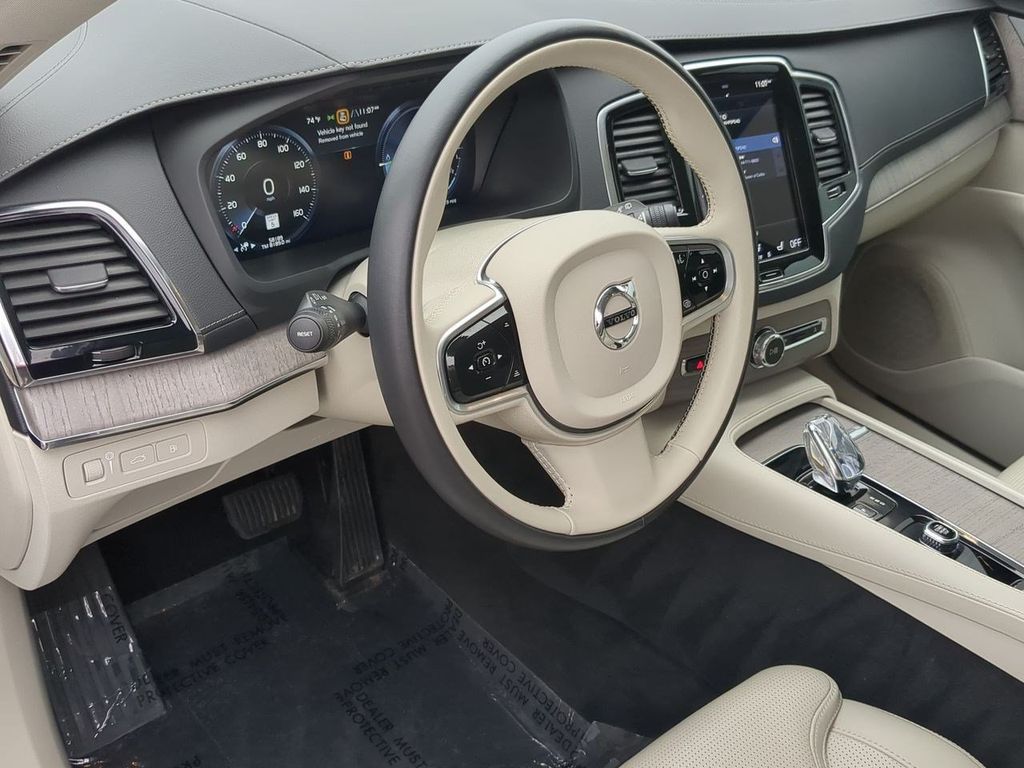 Thumbnail: 2022 Volvo XC90 - 2