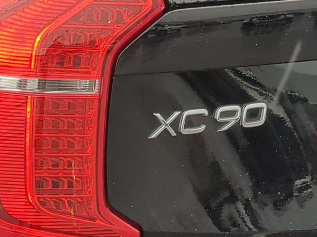 Thumbnail: 2022 Volvo XC90 - 23