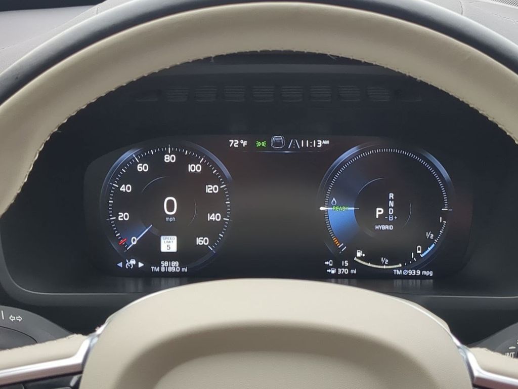 Thumbnail: 2022 Volvo XC90 - 16