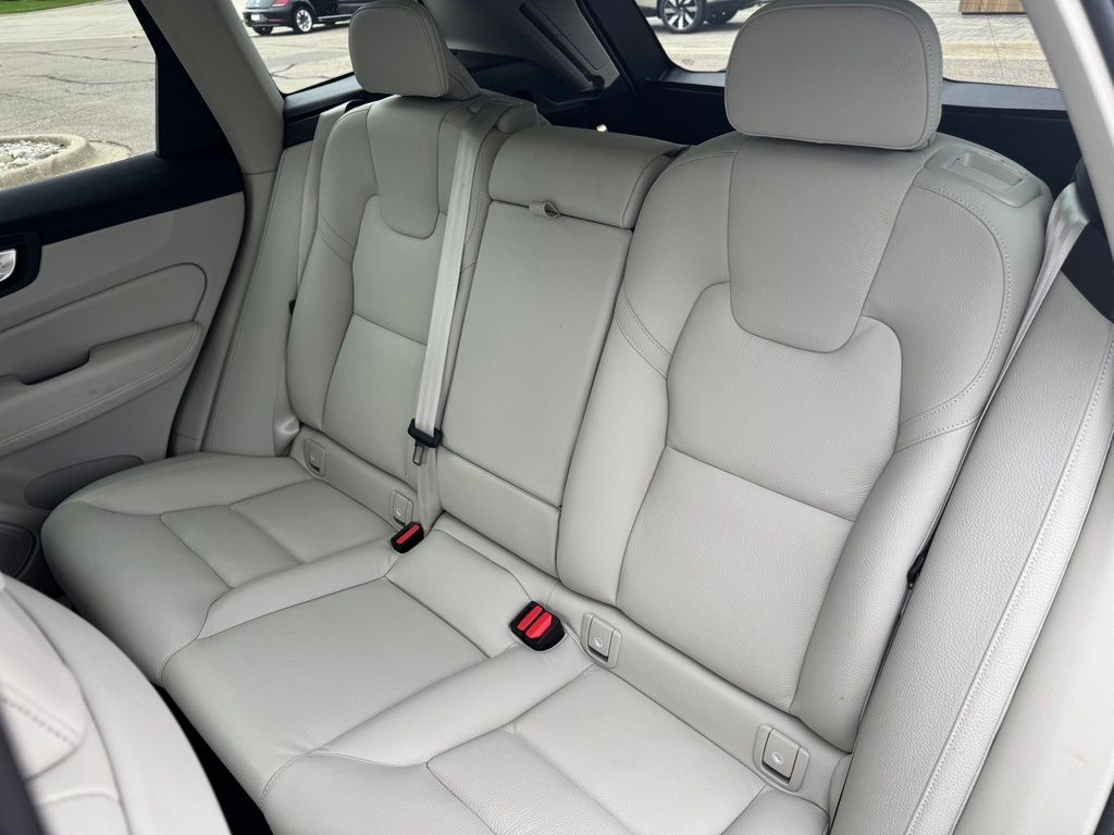 Thumbnail: 2024 Volvo XC60 - 8