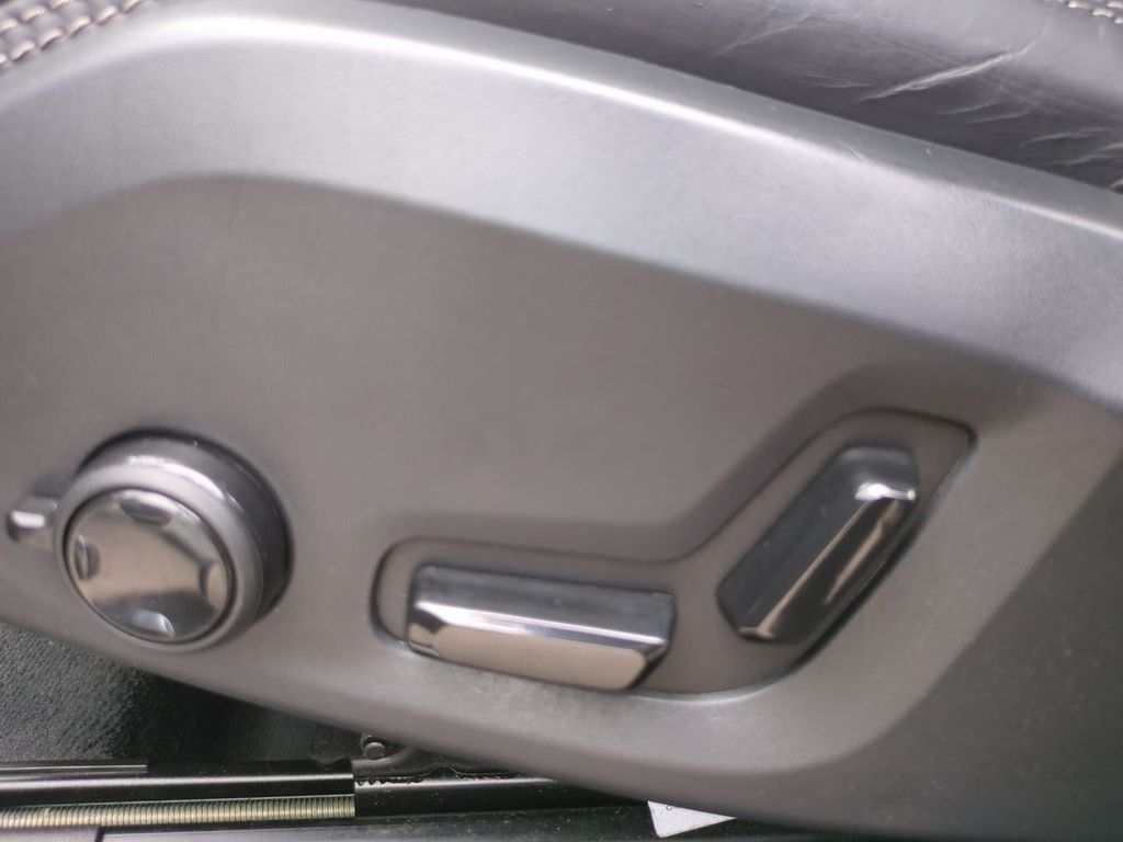 Thumbnail: 2024 Volvo XC60 - 24