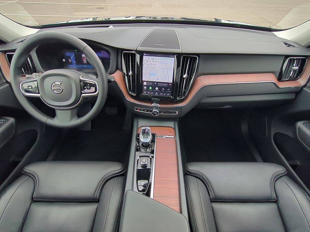 Thumbnail: 2024 Volvo XC60 - 10