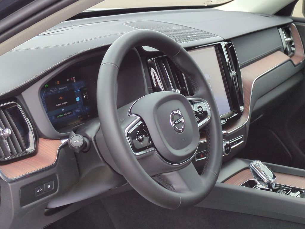 Thumbnail: 2024 Volvo XC60 - 2