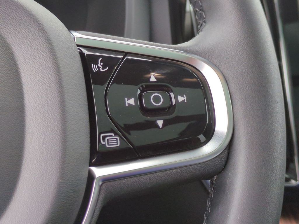 Thumbnail: 2024 Volvo XC60 - 30