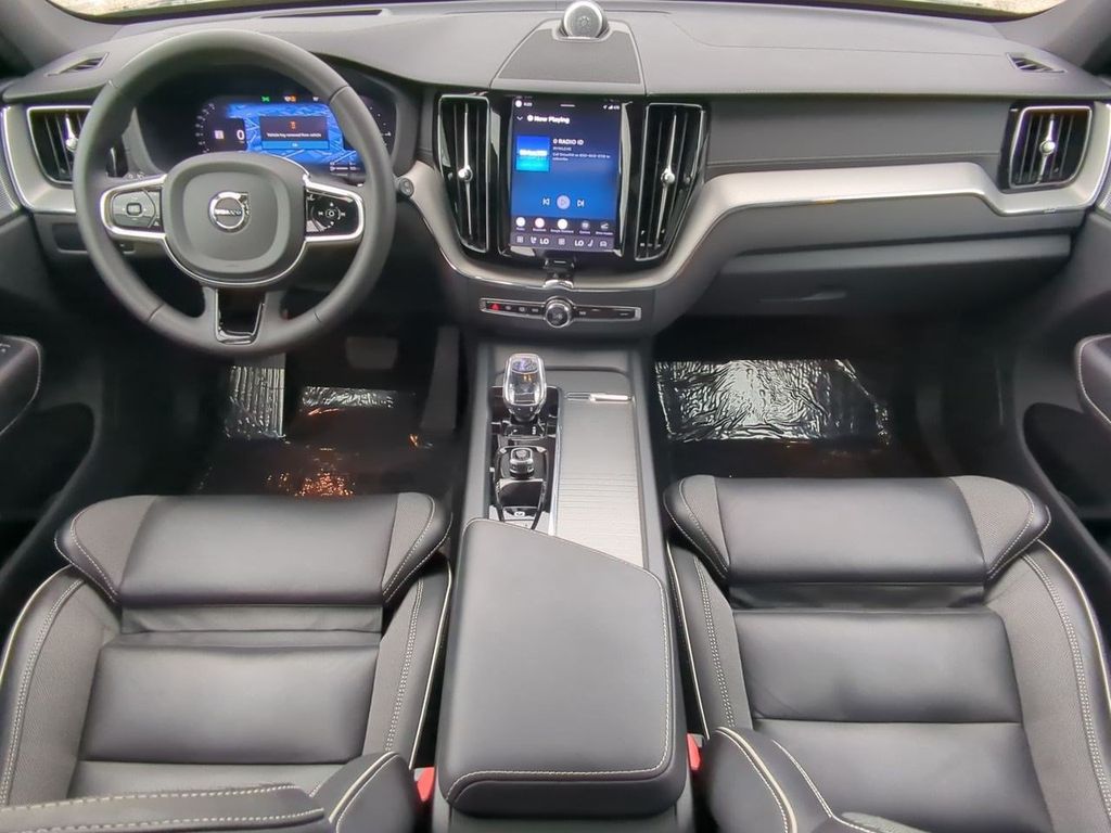 Thumbnail: 2024 Volvo XC60 - 9