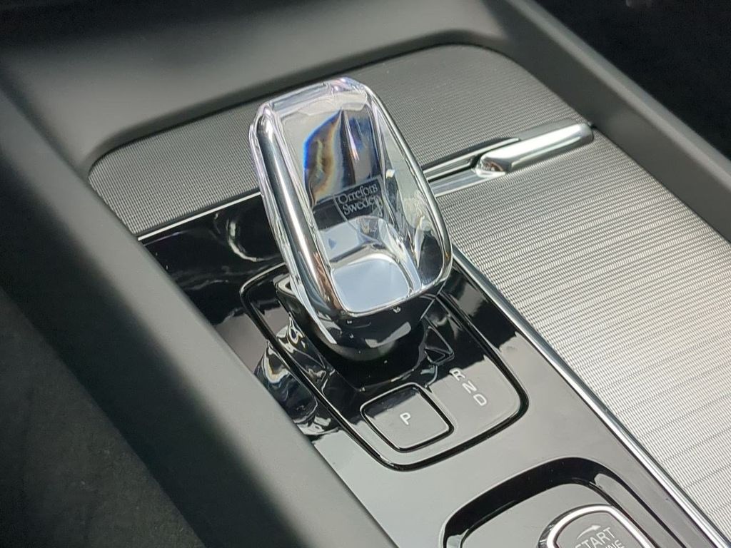 Thumbnail: 2024 Volvo XC60 - 15