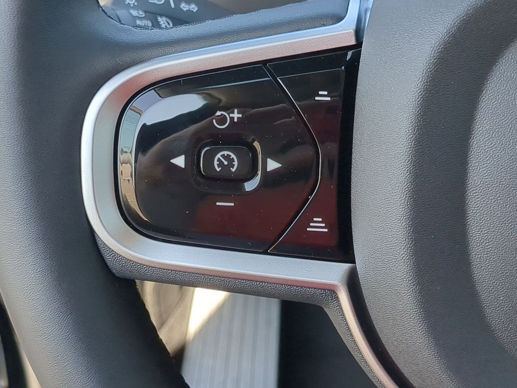 Thumbnail: 2026 Volvo XC90 - 27