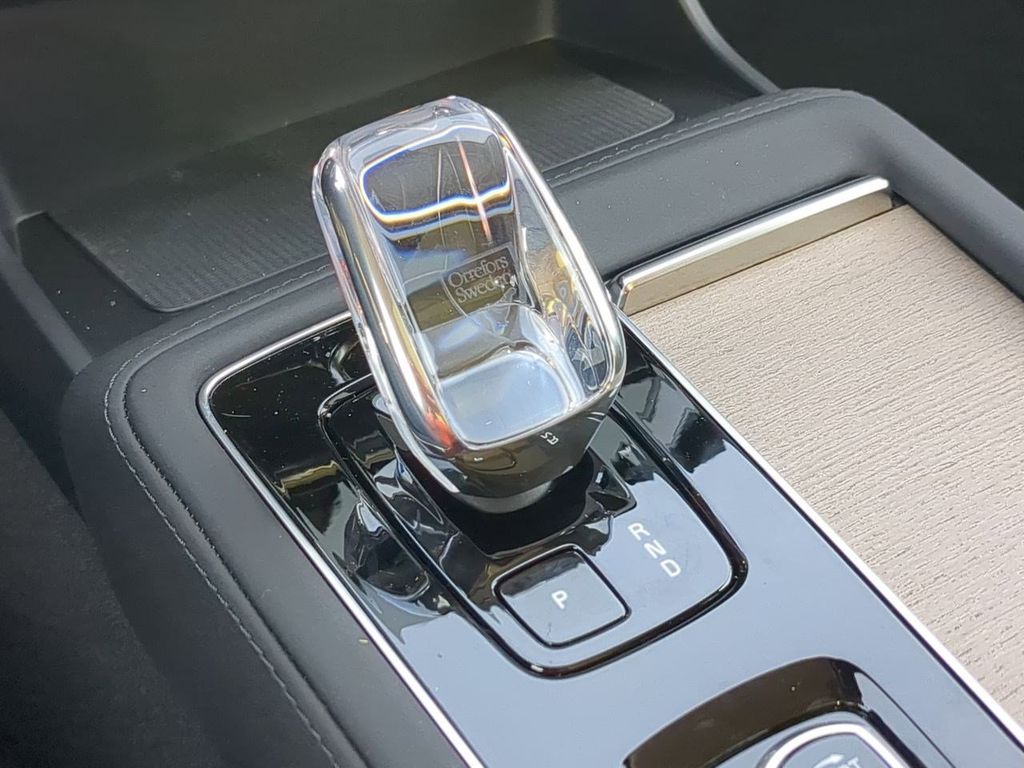 Thumbnail: 2026 Volvo XC90 - 32
