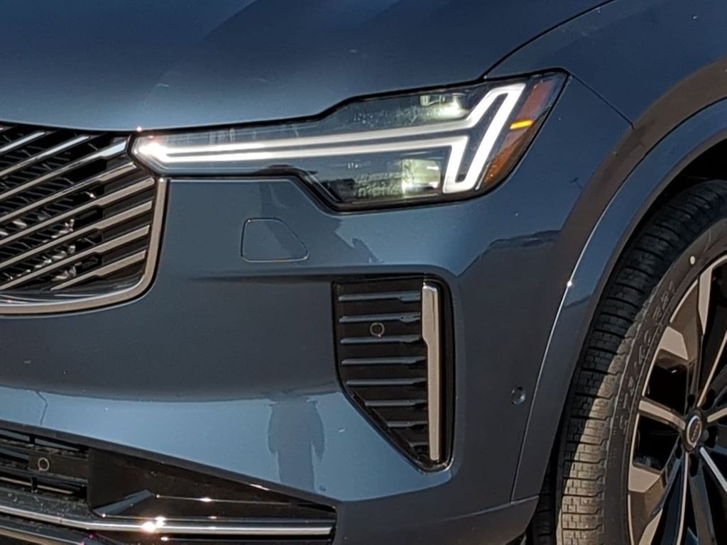 Thumbnail: 2026 Volvo XC90 - 22