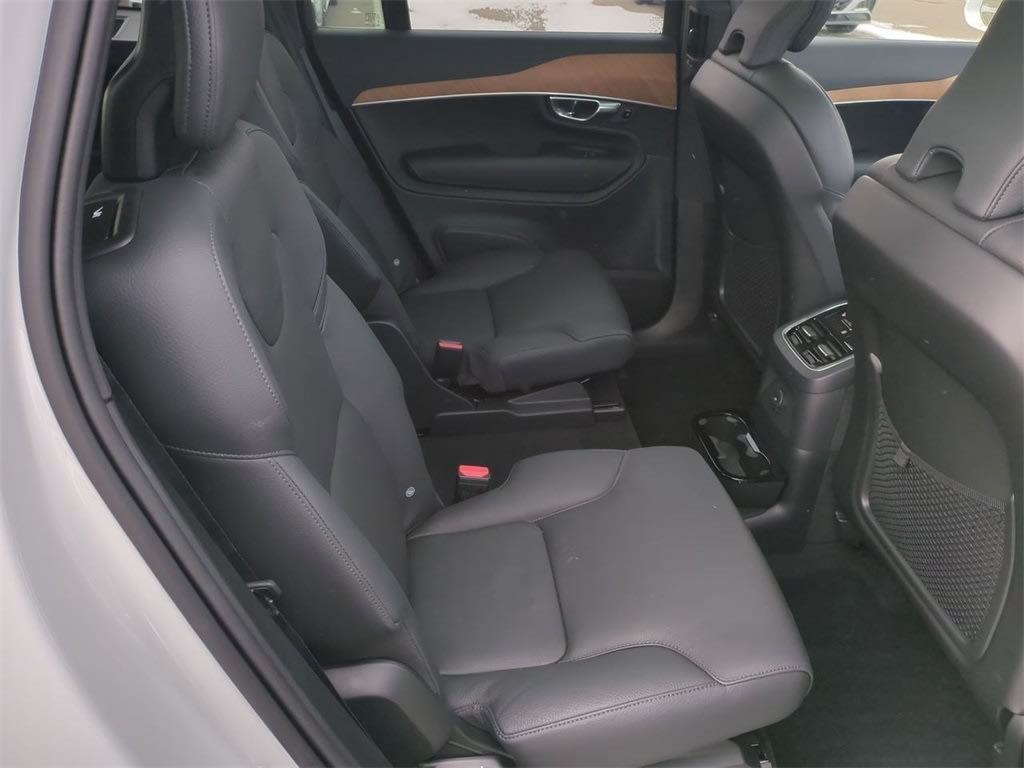 Thumbnail: 2025 Volvo XC90 - 19