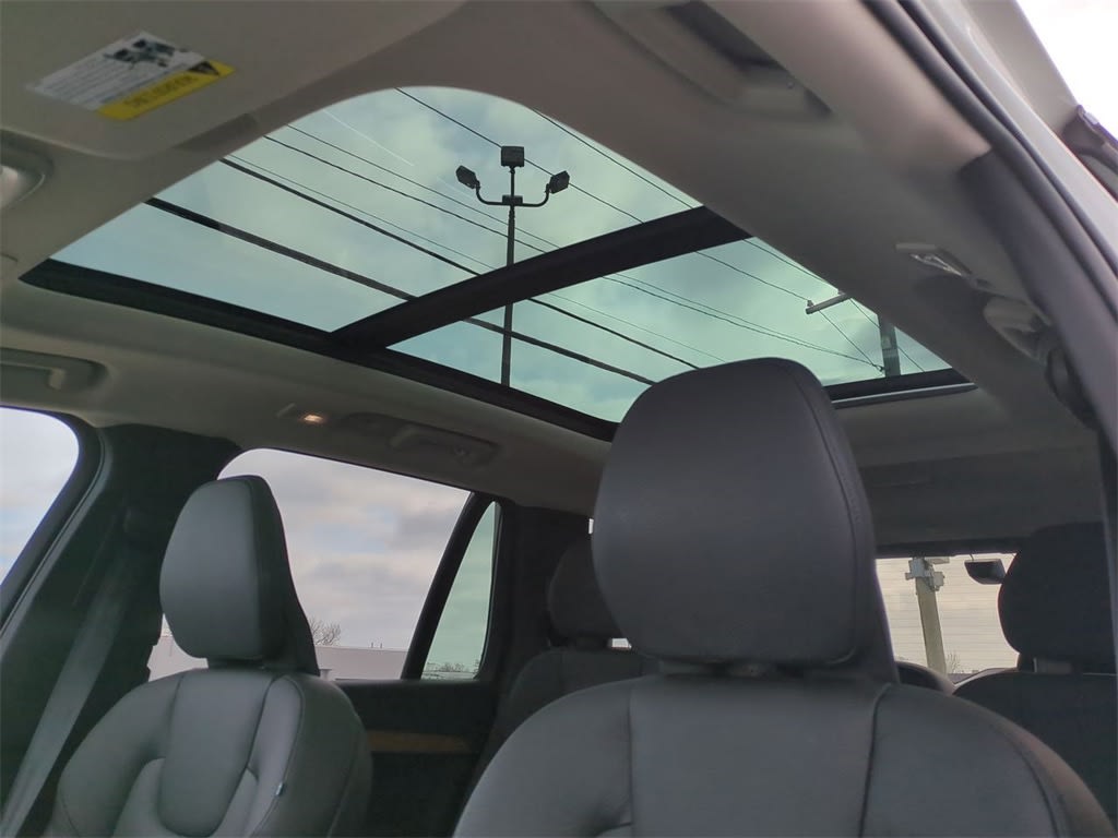 Thumbnail: 2025 Volvo XC90 - 18