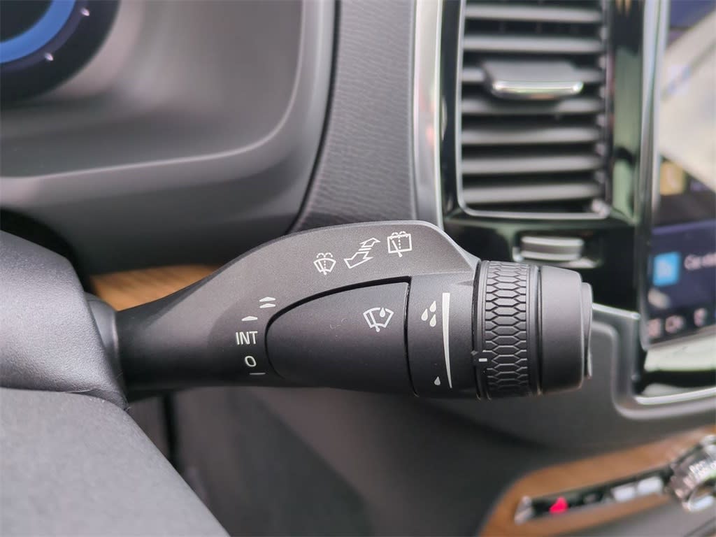 Thumbnail: 2025 Volvo XC90 - 22