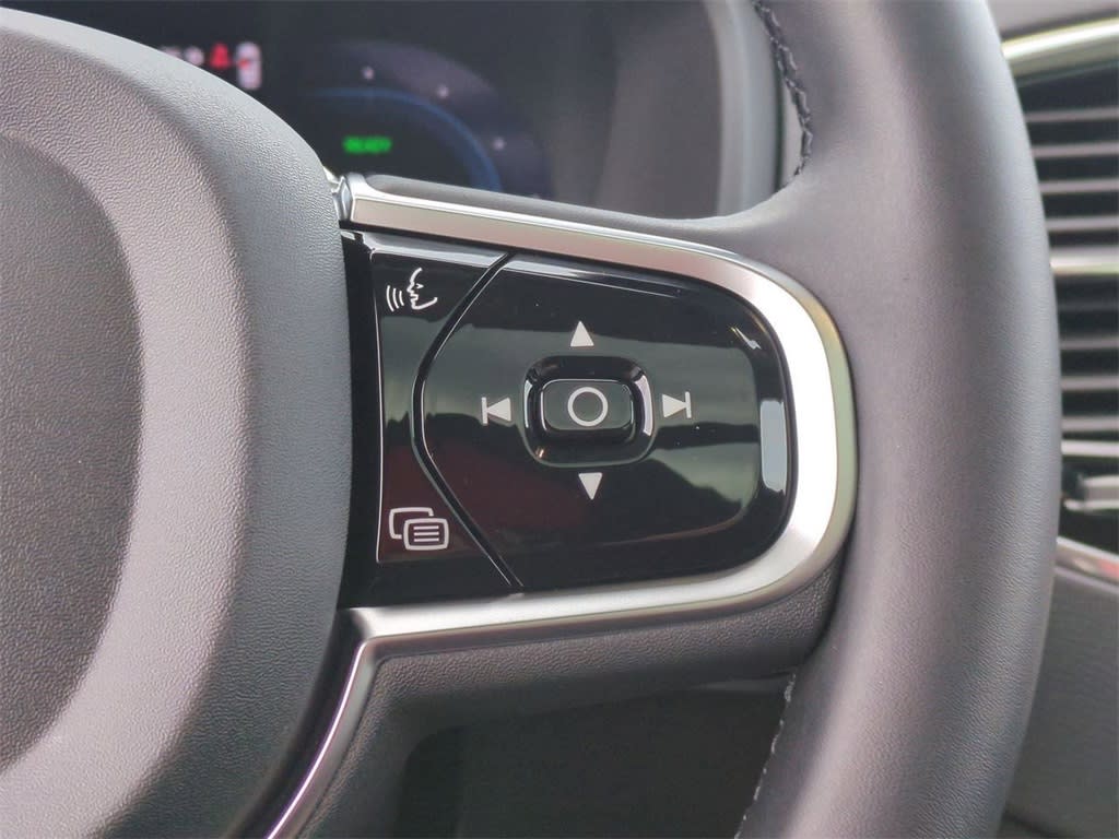 Thumbnail: 2025 Volvo XC90 - 21