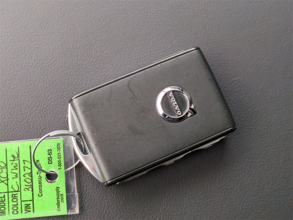 Thumbnail: 2025 Volvo XC90 - 14