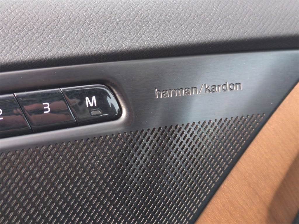 Thumbnail: 2025 Volvo XC90 - 26