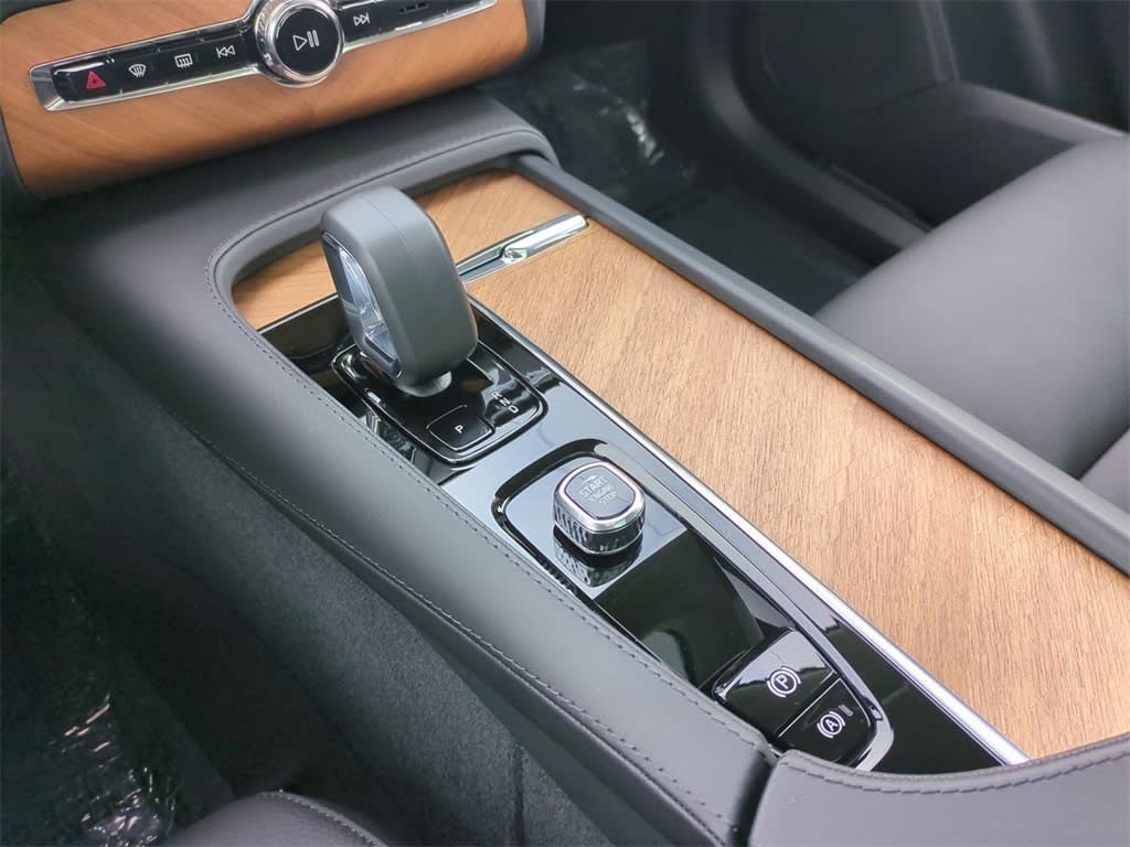 Thumbnail: 2025 Volvo XC90 - 12