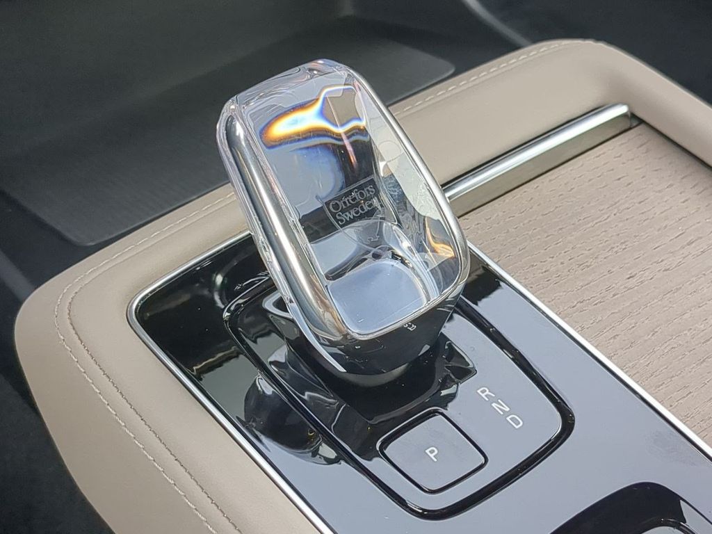 Thumbnail: 2026 Volvo XC90 - 30